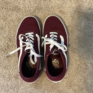 Womens size 8 Maroon Vans Off the Wall